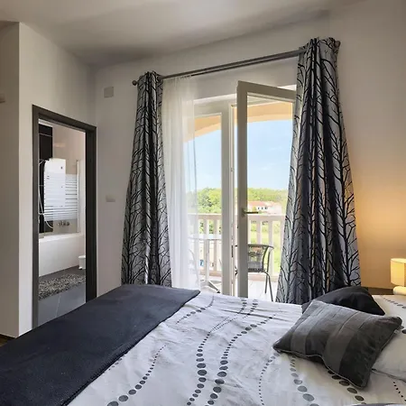 Holiday home Mit Eingezaeuntem Garten Und Panoramablick *