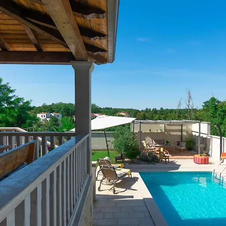 Mit Eingezaeuntem Garten Und Panoramablick Holiday home *