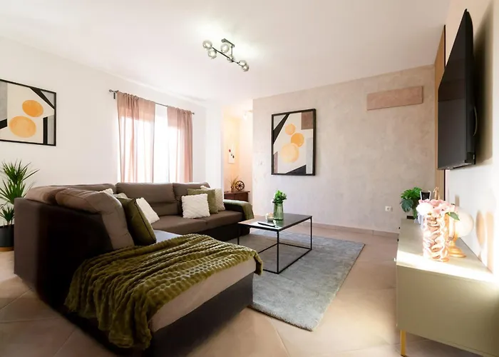 Coridigo Semesterbostad Tinjan